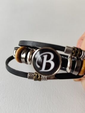 3/$25💙Monogram 'B' Black Faux Leather Wrap Bracelet Unisex
